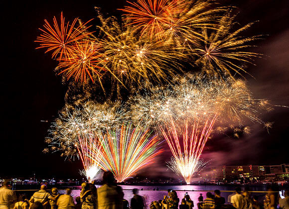 home-fireworks-bg-all-fired-up