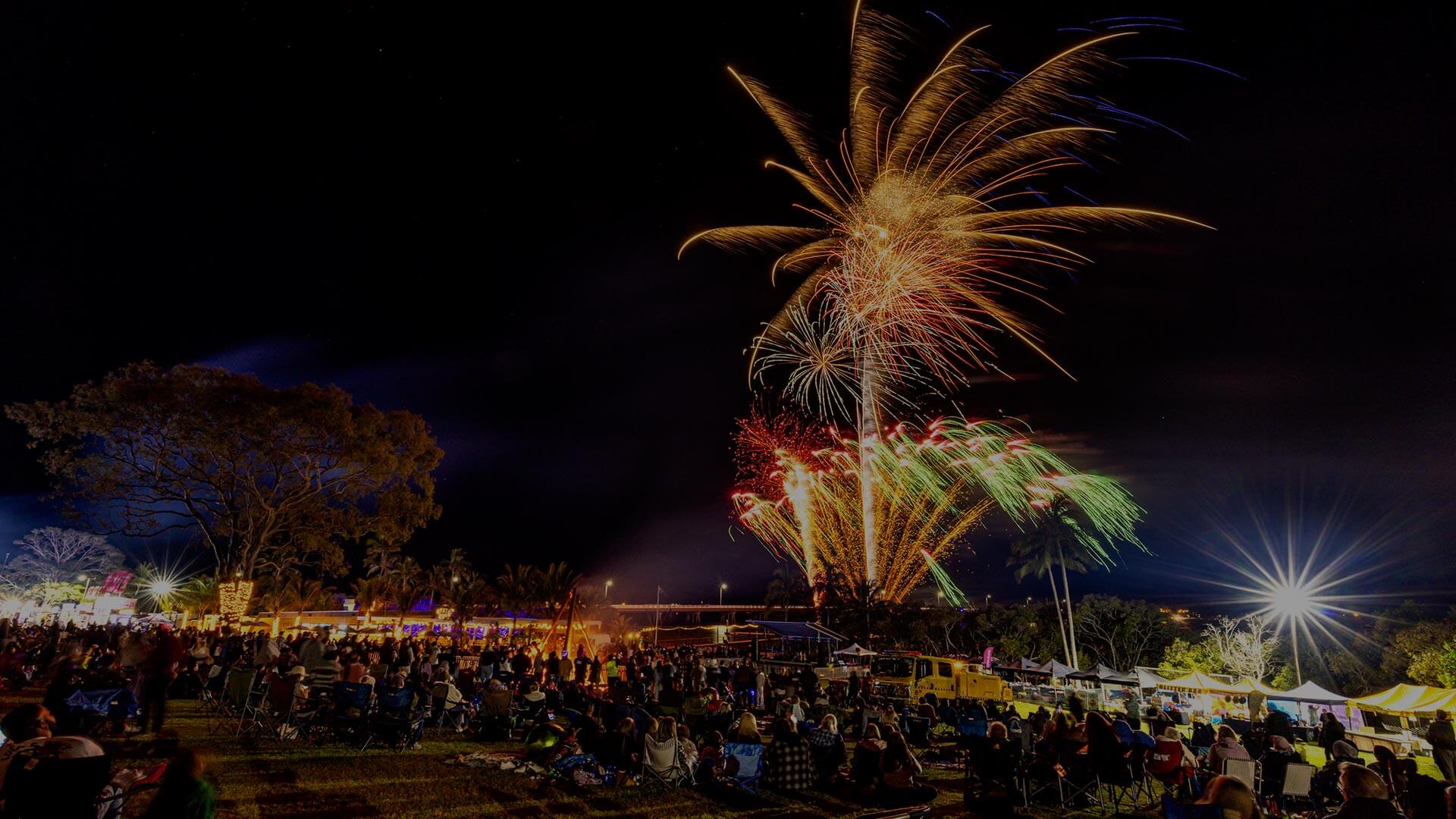 fireworks-banner-bg